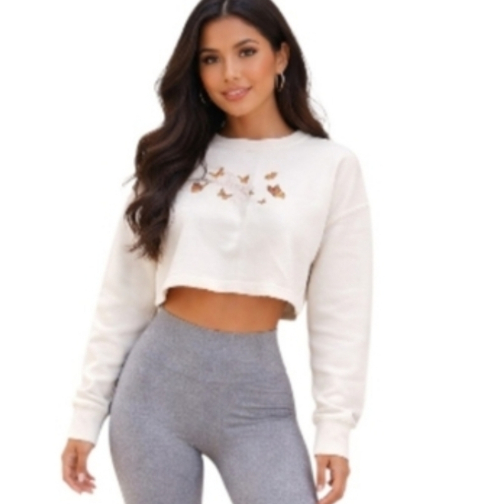 Forever 21 Cream Graphic Cropped. Size S.